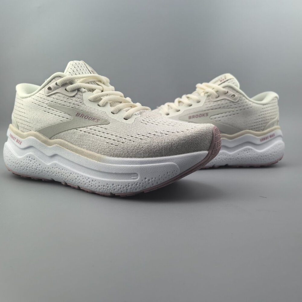 Brooks Ghost Ladies' beige pink sports shoes